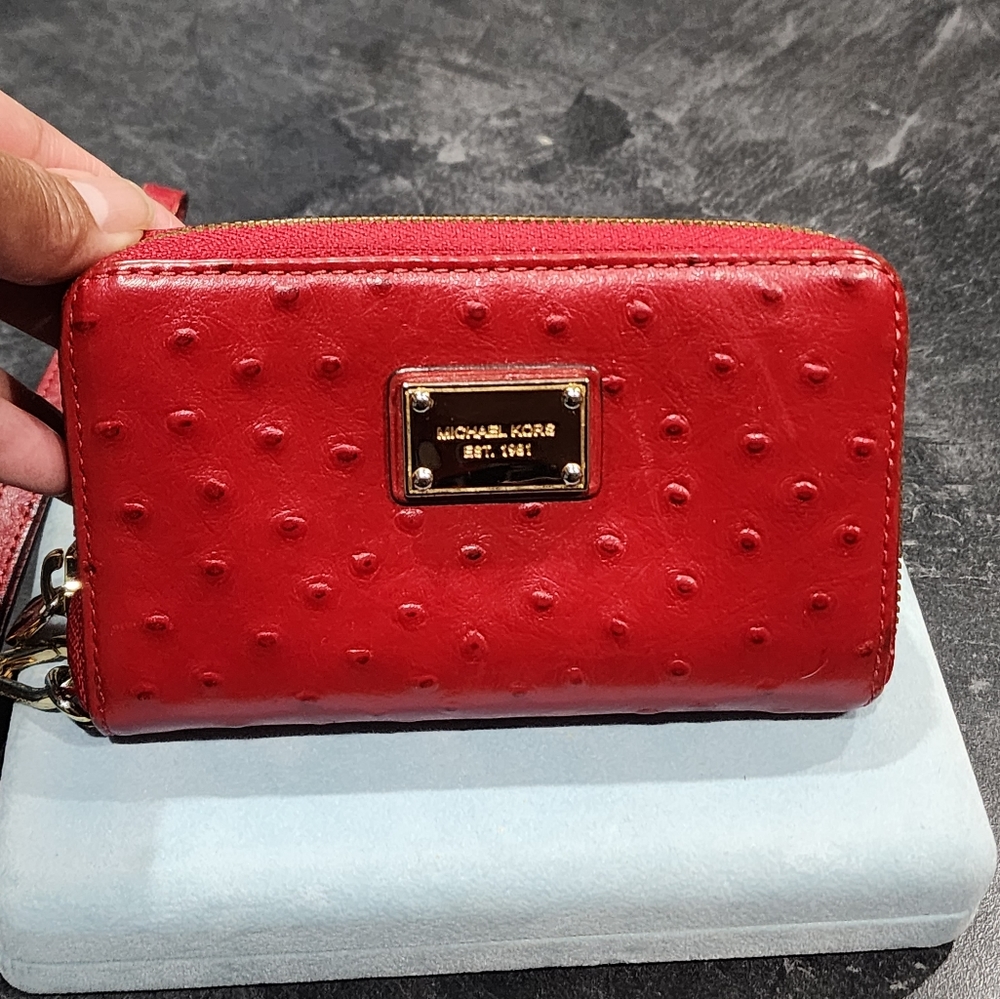 Michael Kors leather wristlet/wallet